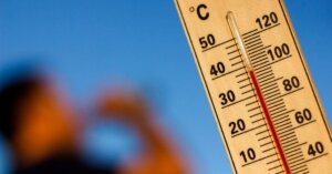 extreme-heat-thermometer-measure over-40-degree-heat-wave