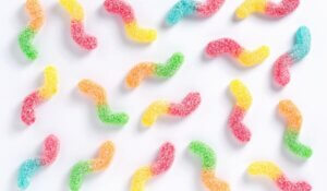 What are the symptoms of intestinal worm infection