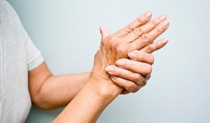 How is arthritis usually treated